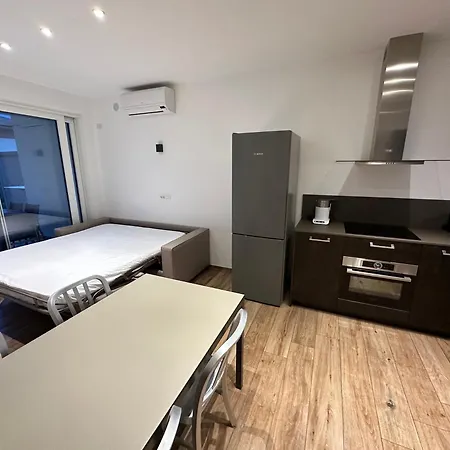 Riva Lake Lodge Aparthotel 3*
